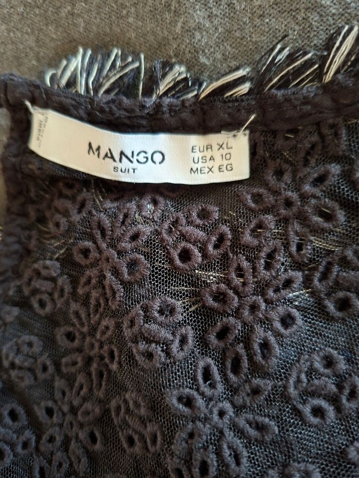 Haut sans manche bleu nuit et broderie noire Taille XL - photo numéro 5