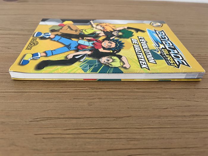 Beyblade L'évolution de Valtryek - photo numéro 3