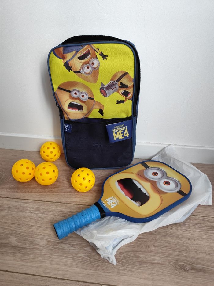2 Raquettes 4 balles minion + sac moi moche et Méchant 4
Neuf jamais servi