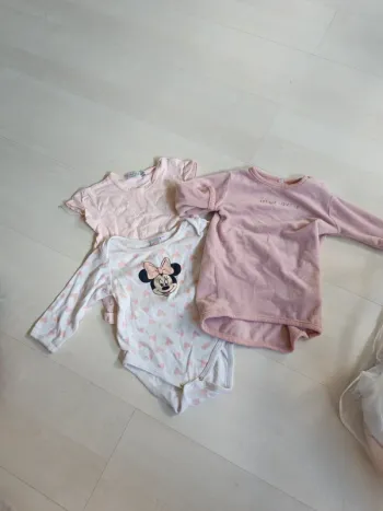 Lot de trois articles