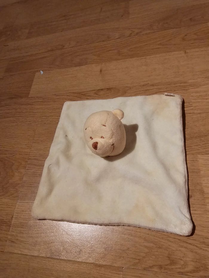 Doudou mouchoirs grelot/winnie l ourson/disney