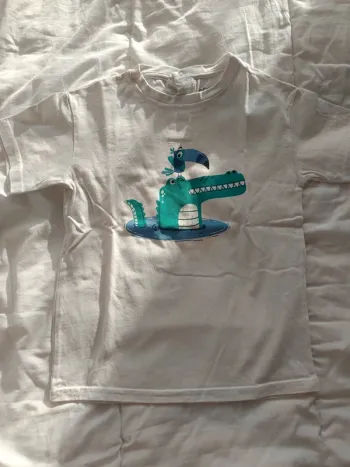 T shirt gemo 4 ans neuf