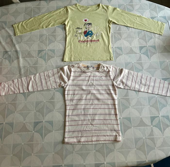 Lot de 2 t shirts - fille- 8 ans - Décathlon - en très bon état
