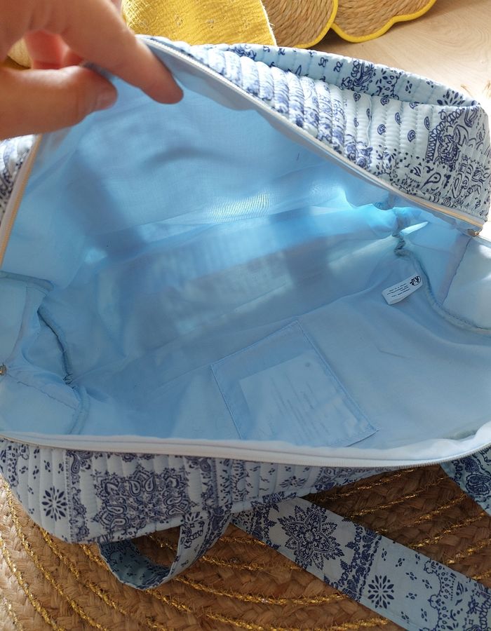 Sac week-end, à langer imprimé bandana bleu La p'tite cachottière - photo numéro 9