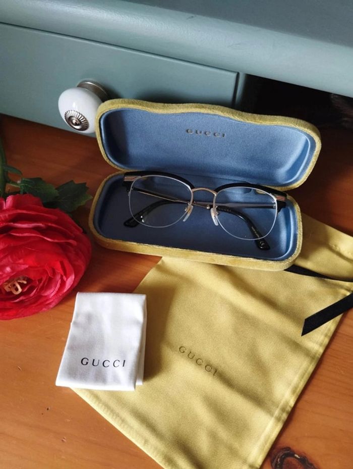 🌹Très Chic Monture Gucci Black & Gold 🌹 - photo numéro 9