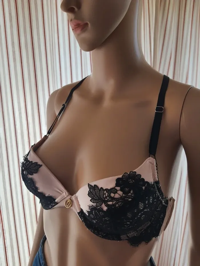 Magnifique Soutiens-gorge Hunkemöller fr 90A - photo numéro 2