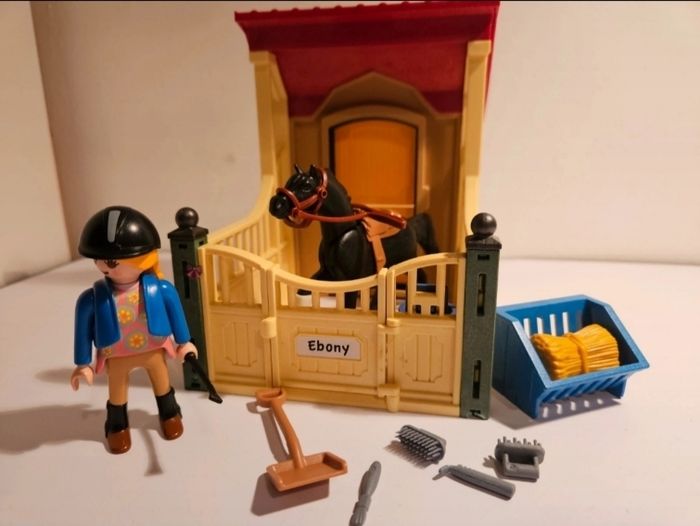 Box avec cheval et cavalière Playmobil - photo numéro 2