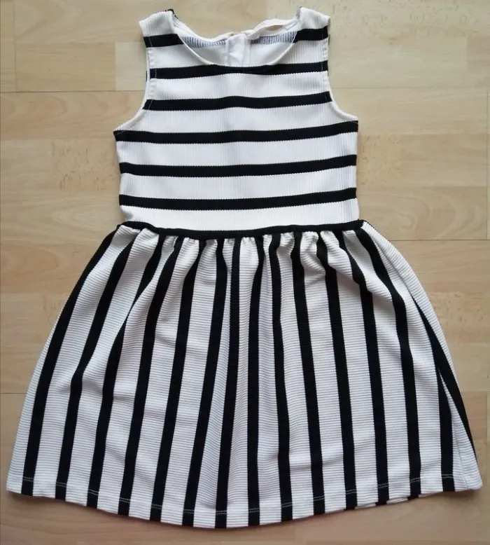 Robe à rayures noire et blanche H&M 6 ans