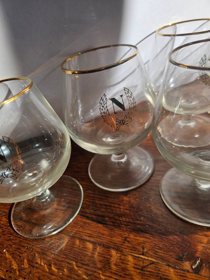 Lot de 8 verres à cognac Napoléon dorés – vintage bar chic - photo numéro 10
