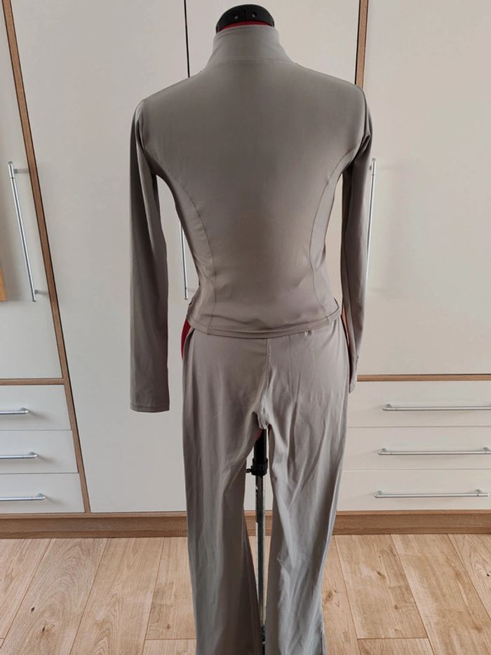 Ensemble sport femme - photo numéro 4