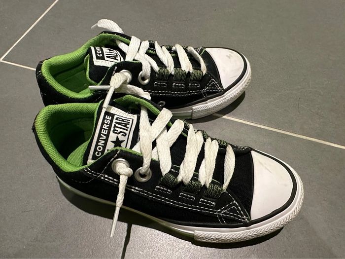 Converse All Star basse noire et verte pointure 27