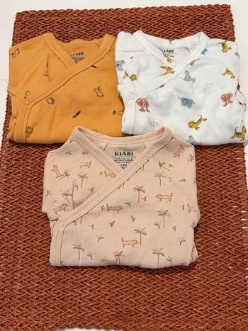 Lot bodies Kiabi 1 mois