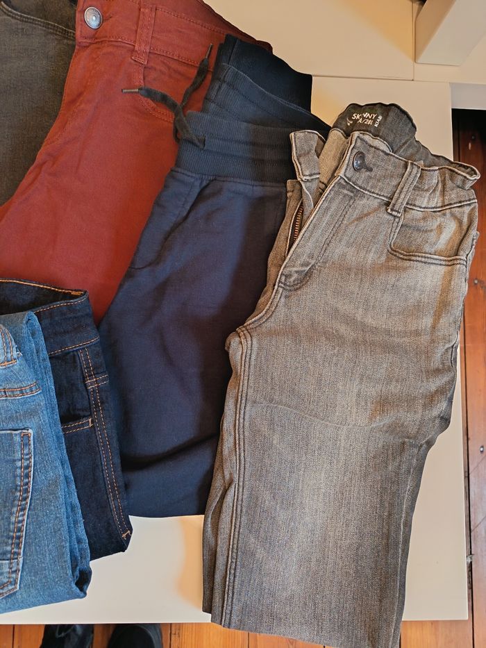 Lot de jeans et 1 jogging - photo numéro 2