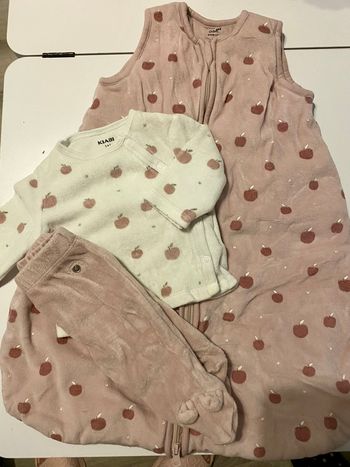 Lot 1 mois gigoteuse + ensemble