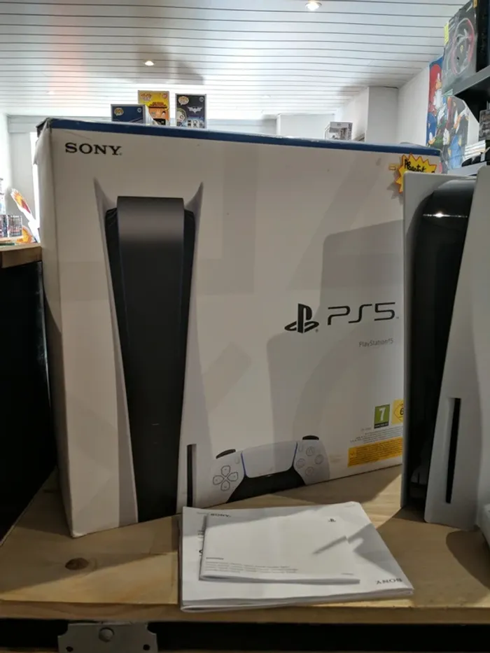 PlayStation 5 Standard Blanche en Boîte - photo numéro 2