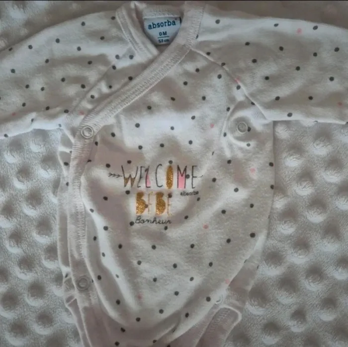 Petit bodie 0 mois - naissance - photo numéro 3