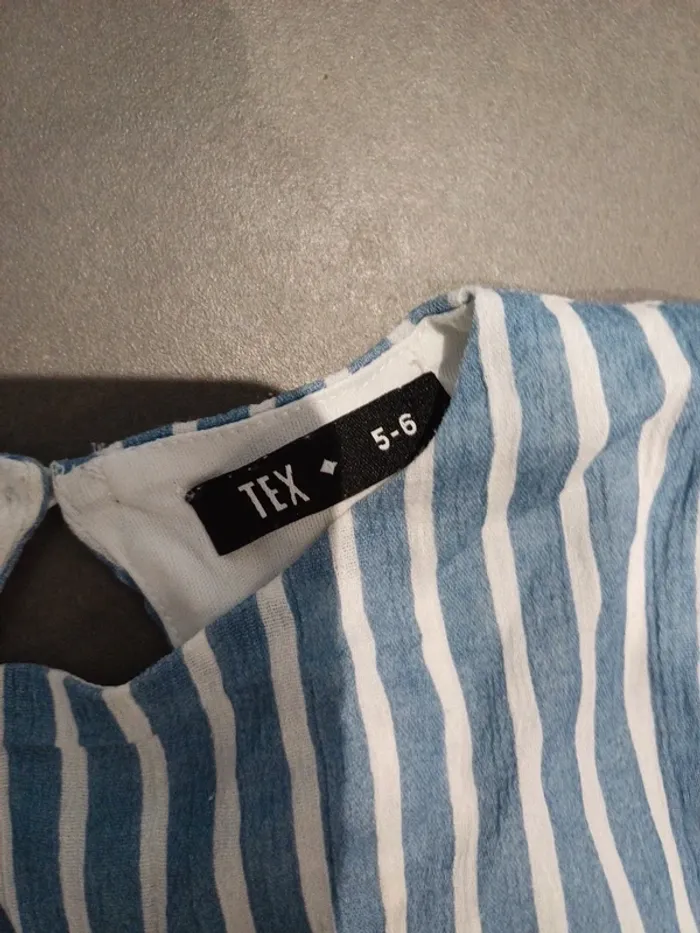 Robe tex 5/6ans dos ouvert - photo numéro 2