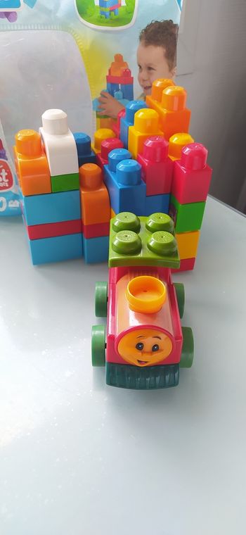 Petit trai megablock et ses briques de Fisher price