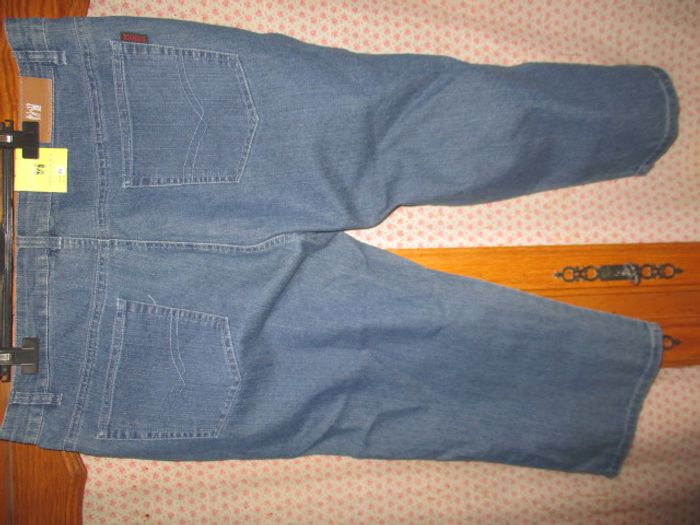 Pantacourt Femme t 48 .. - photo numéro 2