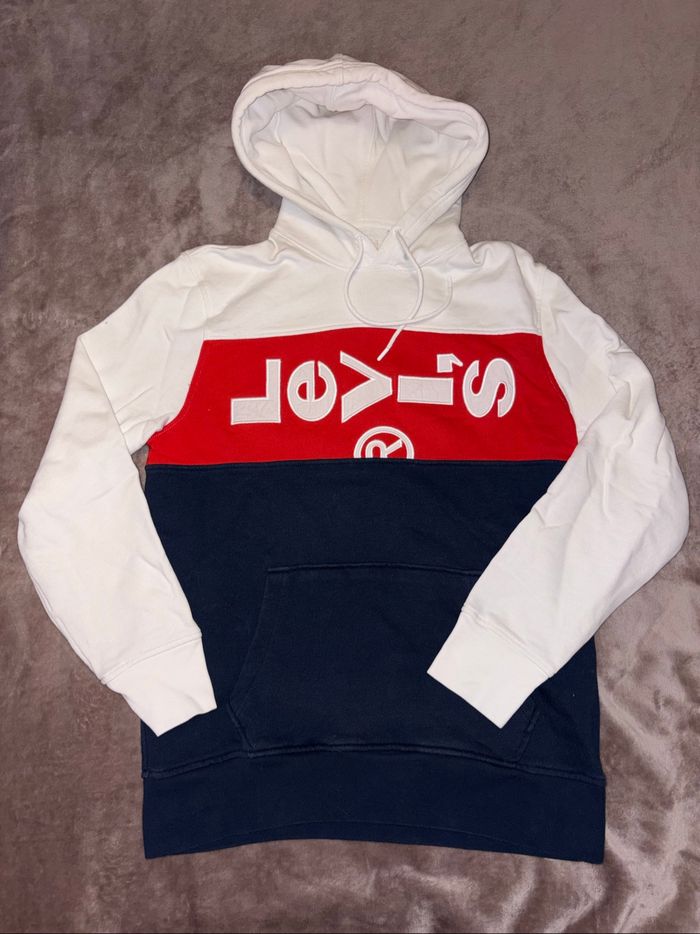 Sweat à capuche Levi’s taille M en très bon état - photo numéro 2