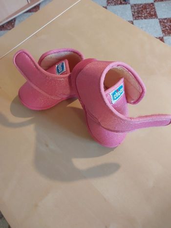 Chaussons chicco t.19