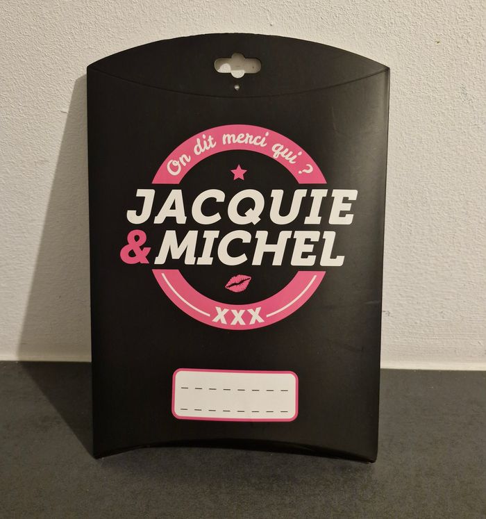 String neuf officiel Jacquie et Michel avec la boite officielle