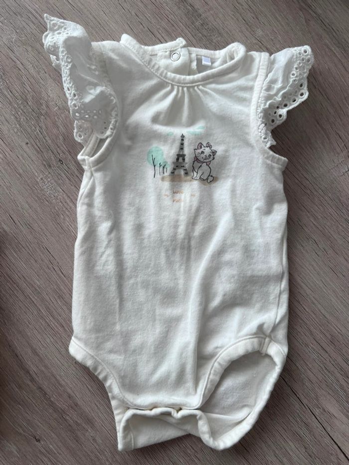 Ensemble bébé taille 3 mois pantalon beige plus bodies sans manche blanc avec bandeau assortit - photo numéro 3