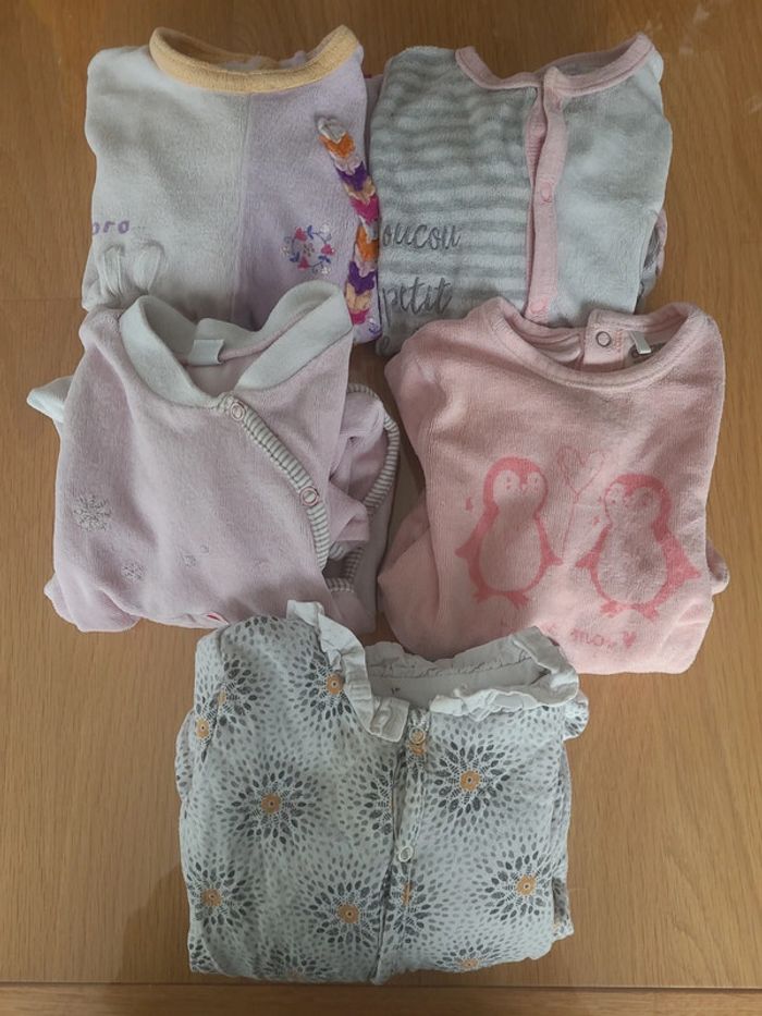 Lot pyjamas chauds 9 et 12 mois