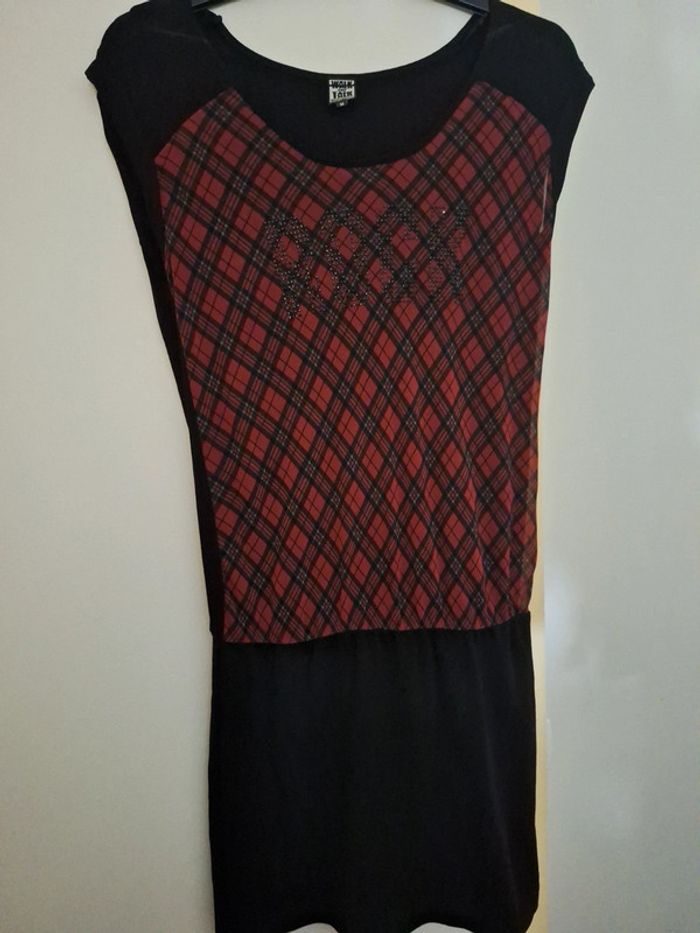Robe noire à carreaux neuve