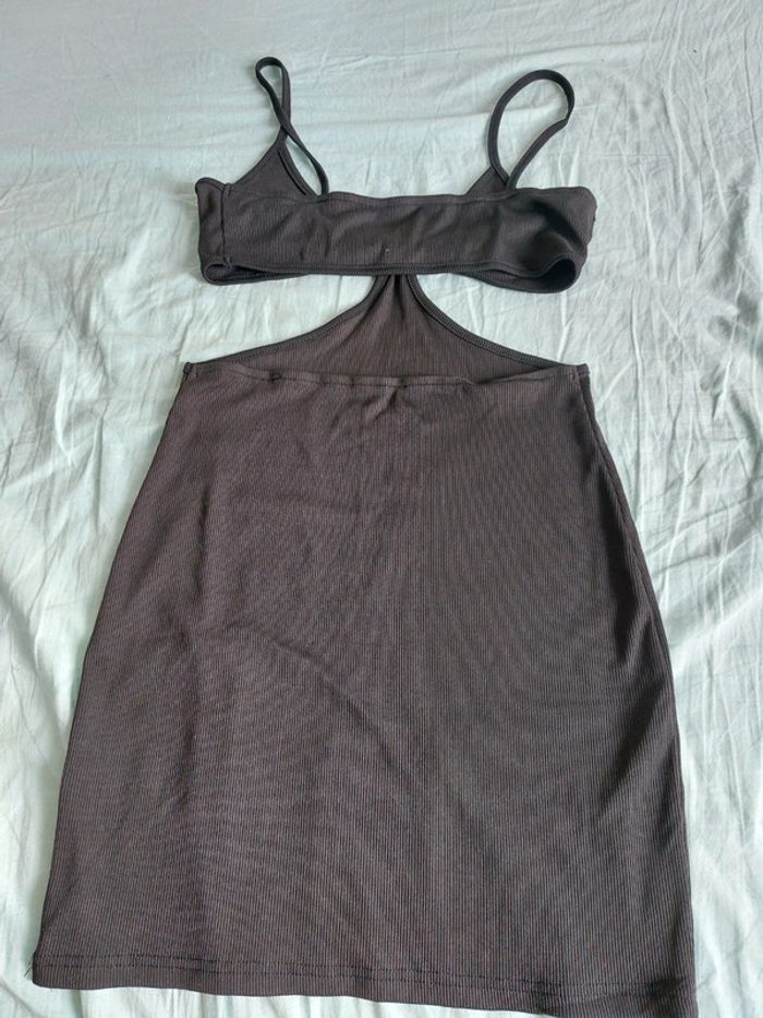 Robe noir ouverte - photo numéro 3