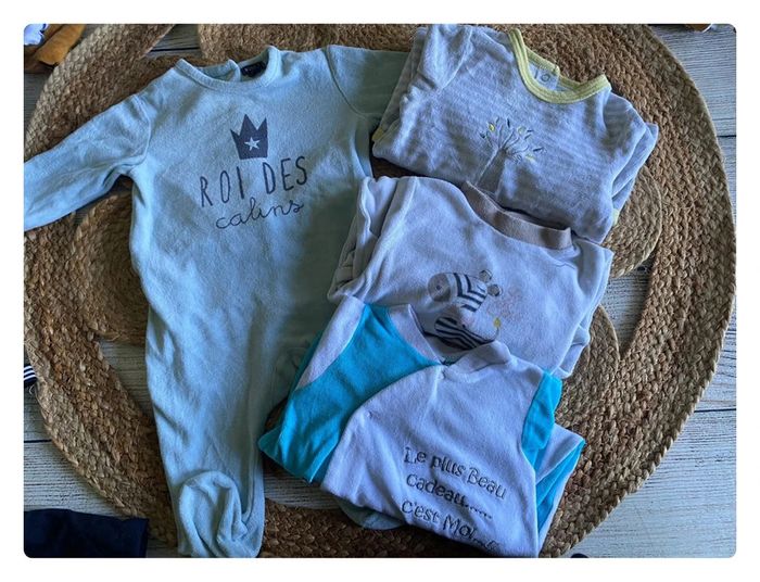 Lot 4 pyjamas 🥰 6 mois - Plusieurs marques