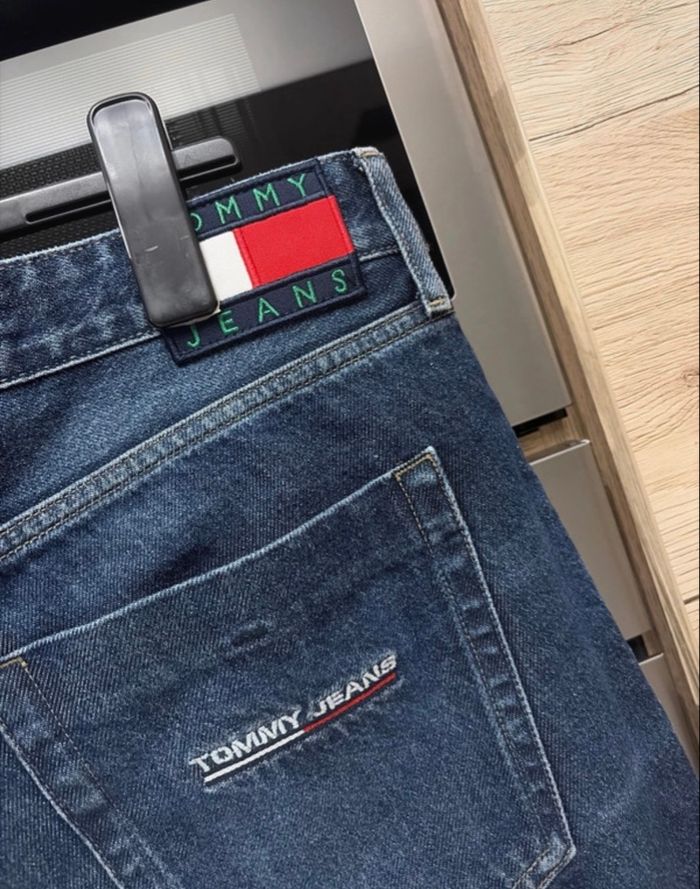 Jean Tommy Hilfiger - photo numéro 3