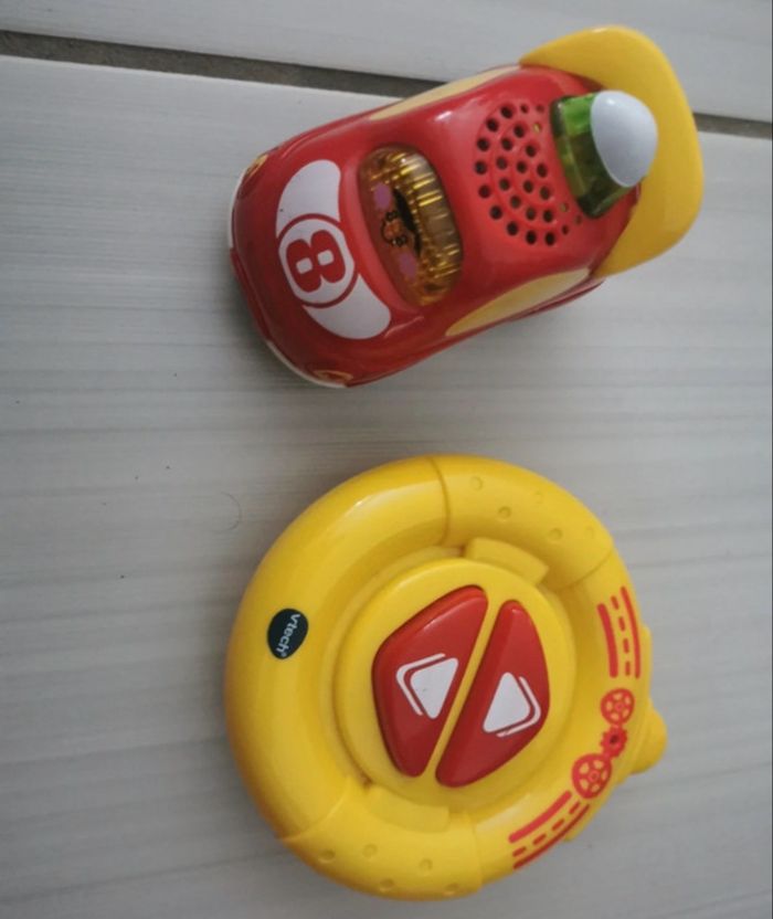 VTech Tut Tut Bolides – Grand circuit télécommandé complet + tut tut télécommandée - photo numéro 5