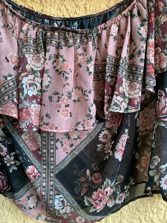 Top court à fleurs Stradivarius taille 38 - photo numéro 5