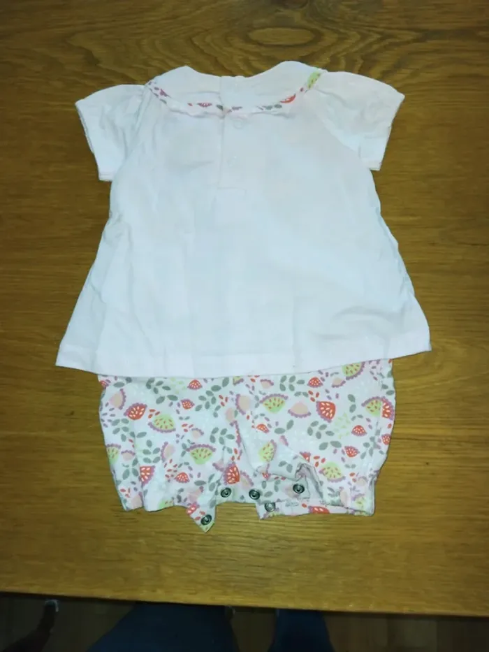 Combi-short taille 3 mois - photo numéro 3
