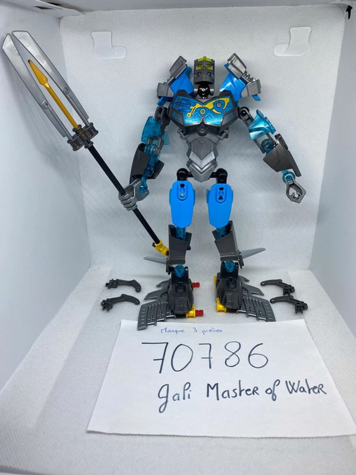 Lego bionicle masters 70786 Gali Master of Water. Il manque  3 pièces
