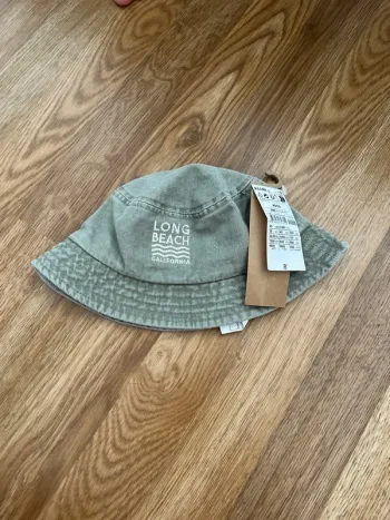Chapeau / Bob