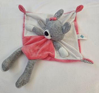 Doudou Lapin gris carré plat blanc et rose - Etoiles - Tex