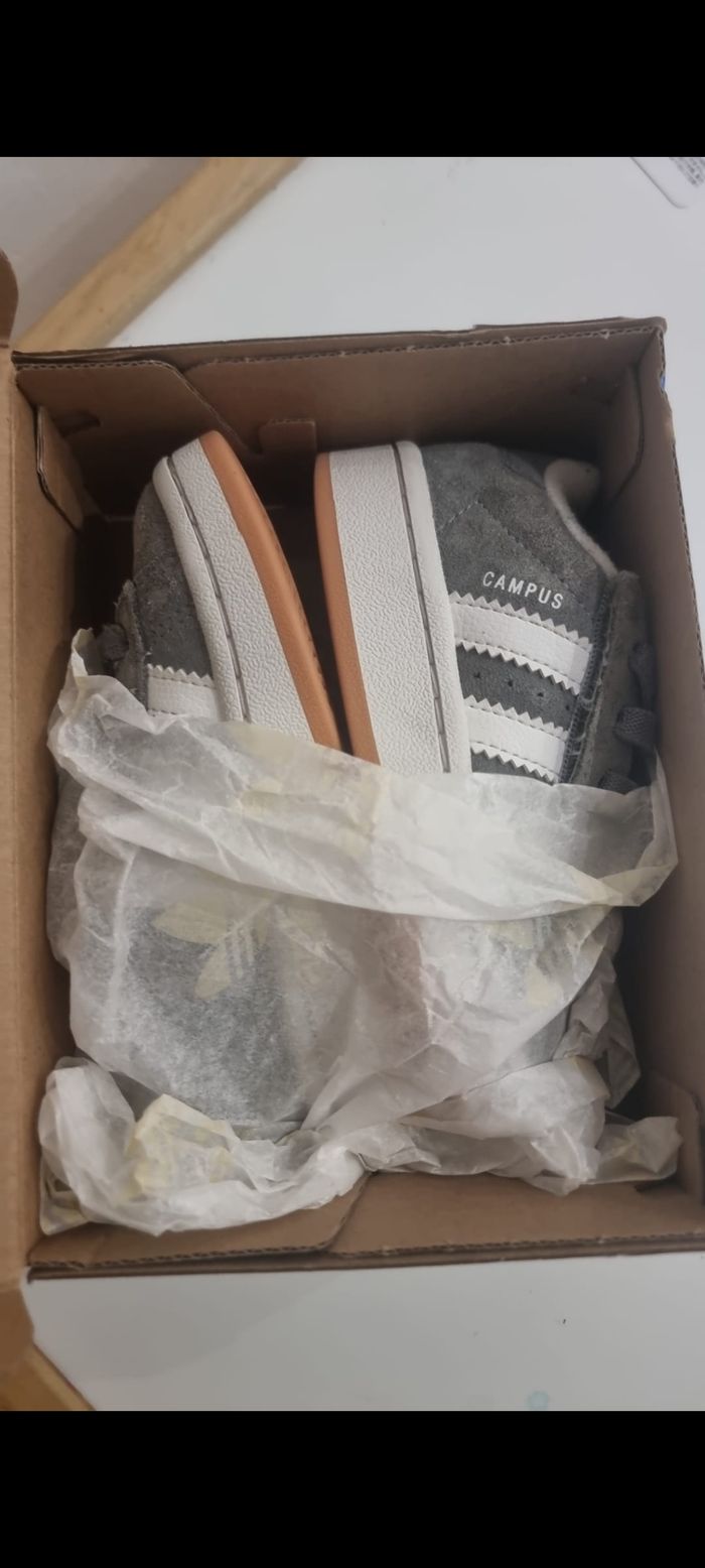 Basket adidas modèle campus taille 24 - photo numéro 5