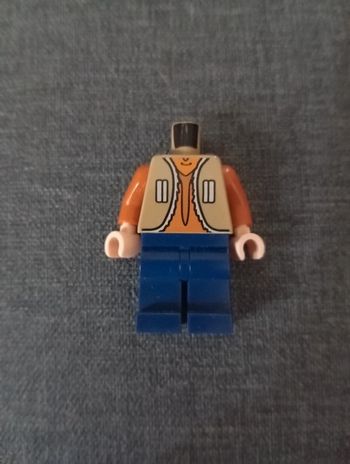 Figurine lego torso vest with vertical pockets