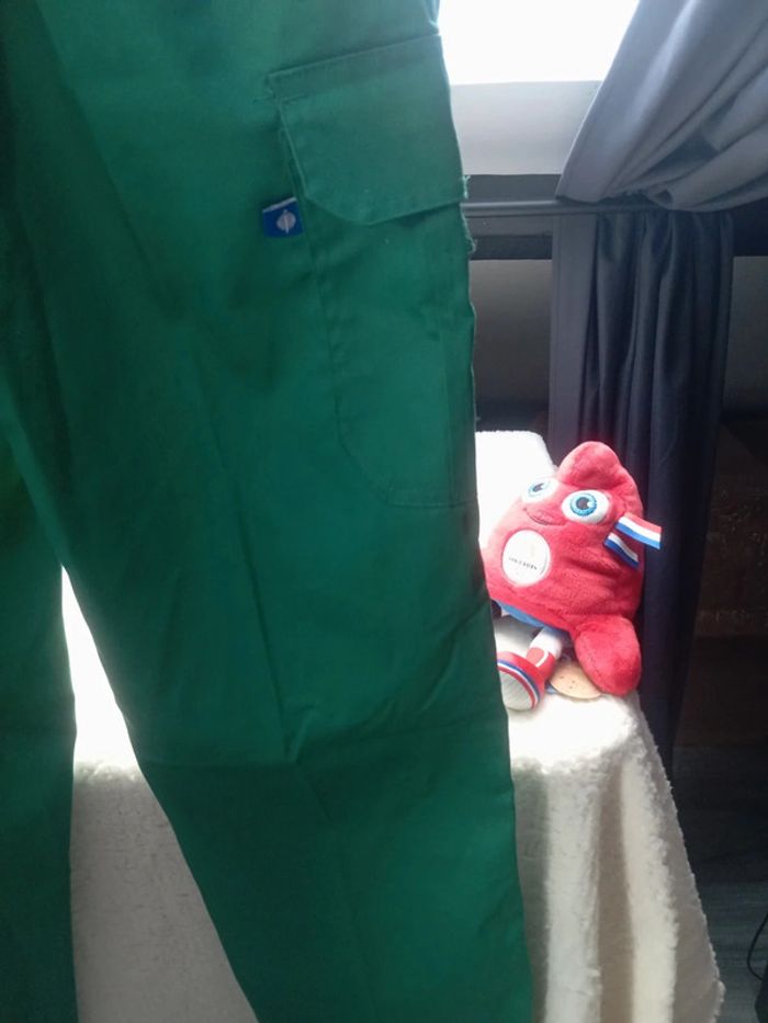 Pantalon de travail vert Multipoches Neuf Taille élastique 36-38 cm - photo numéro 10