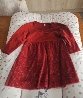 Vend robe rouge paillettes bebe fille 23 mois