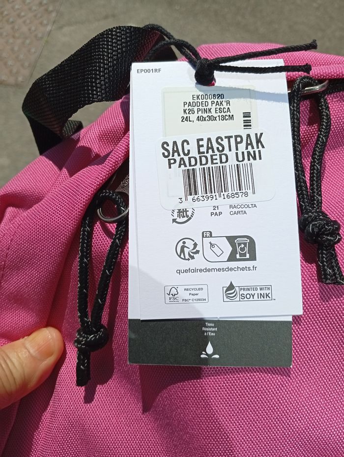 Très beau sac à dos Eastpak rose neuf à 30€
Avec le code il passe à 24€ - photo numéro 3