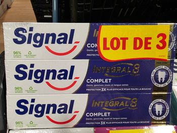 Lot de 3 dentifrices Signal complet