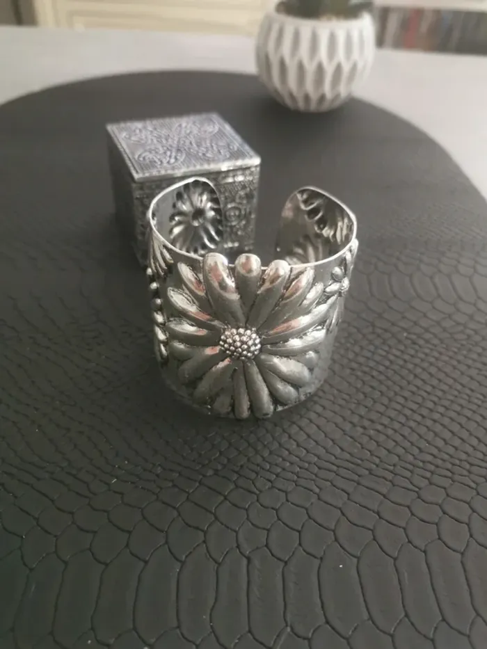 Bracelet femme manchette fleur argenté - photo numéro 2
