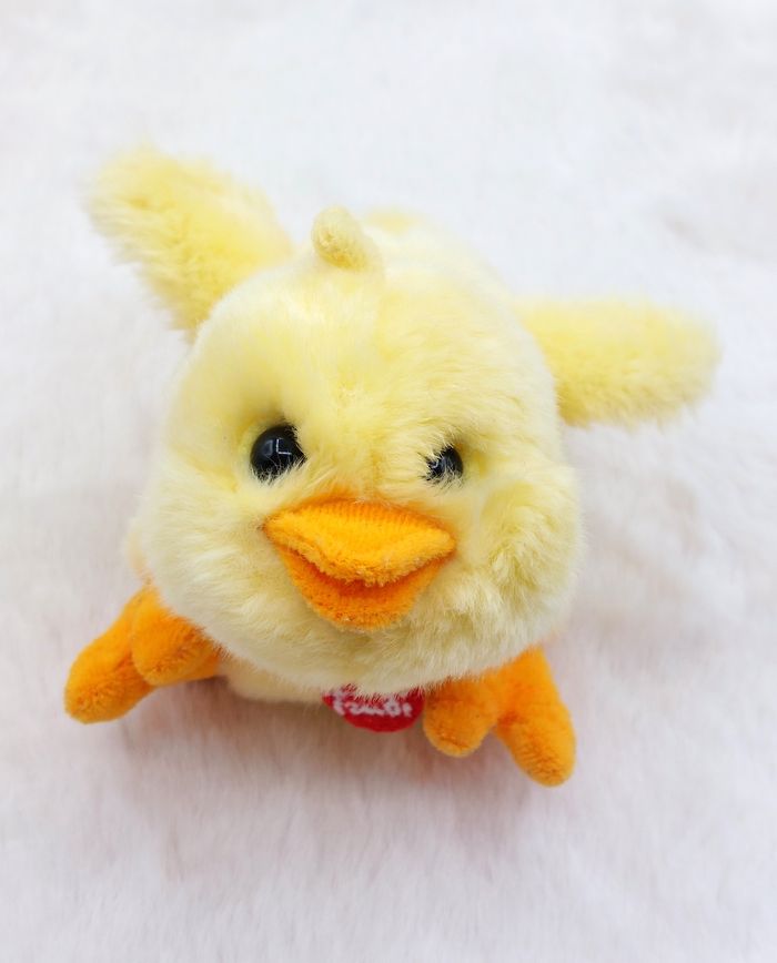 Petite peluche doudou poussin jaune orange TRUDI yeux durs longueur 16 cm - photo numéro 7