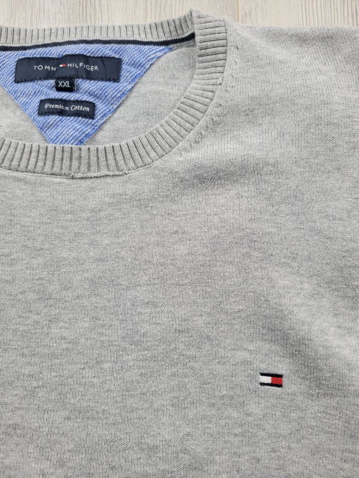 Pull fin Tommy Hilfiger gris clair – taille XXL – excellent état - photo numéro 2