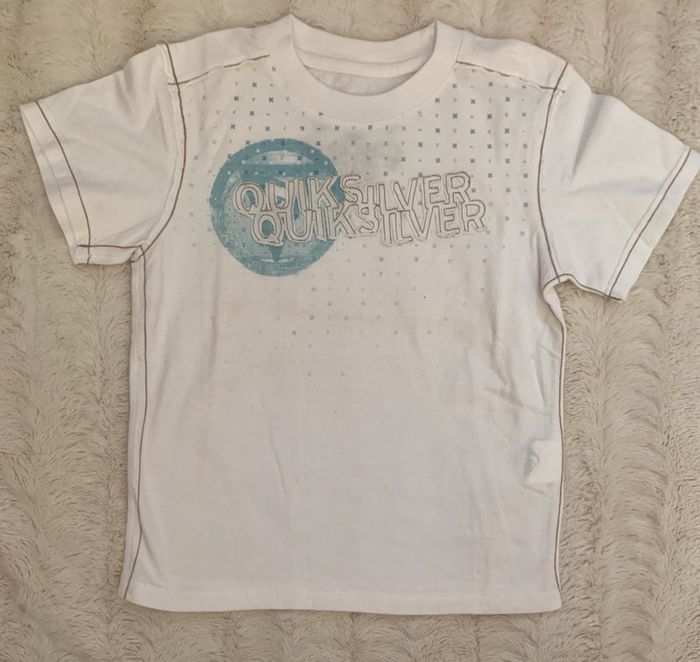 Tee shirt taille 4-5 ans QuickSilver neuf sans étiquette
