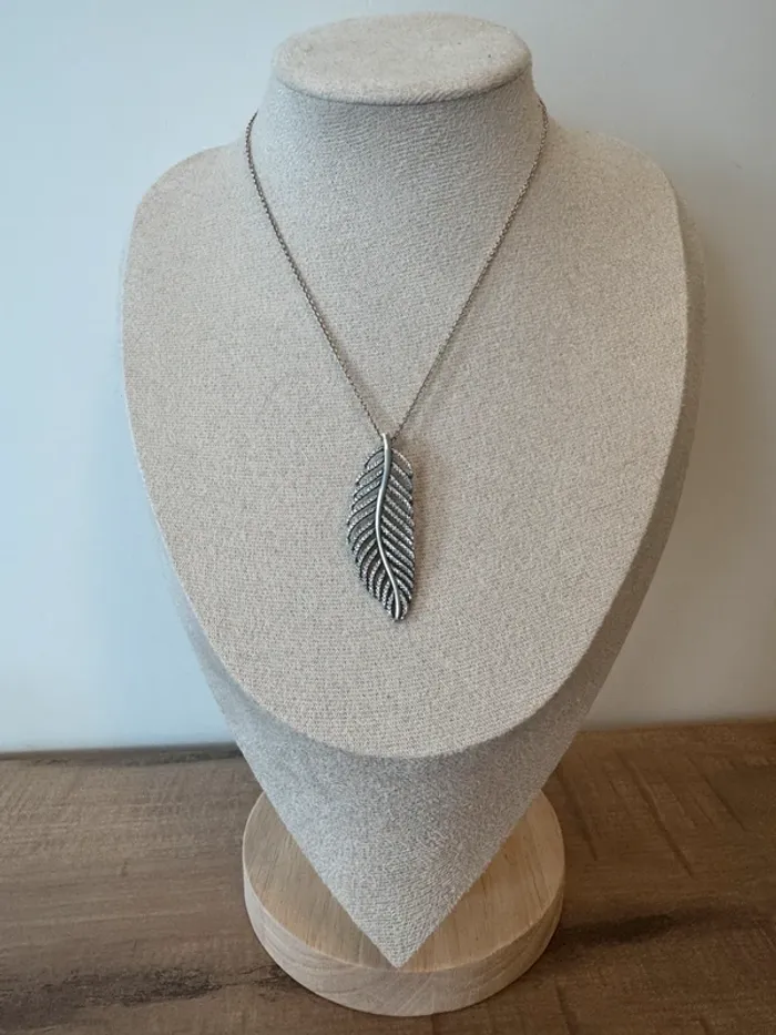Chaîne et Pendentif Pandora Authentique Léger Comme Une Plume en Argent et Strass blanc