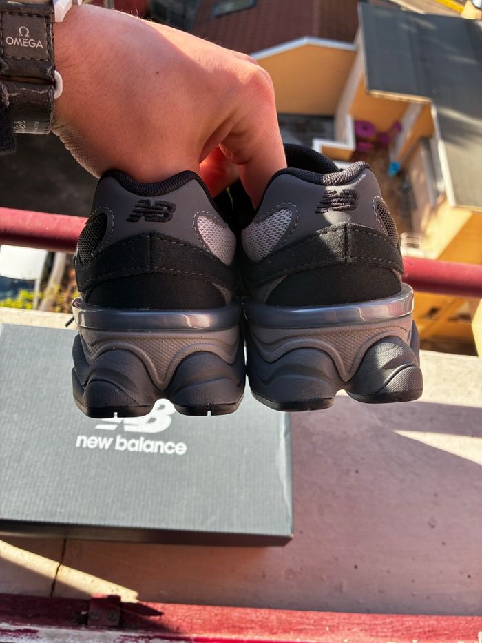 New Balance 9060 Black / Black - photo numéro 7